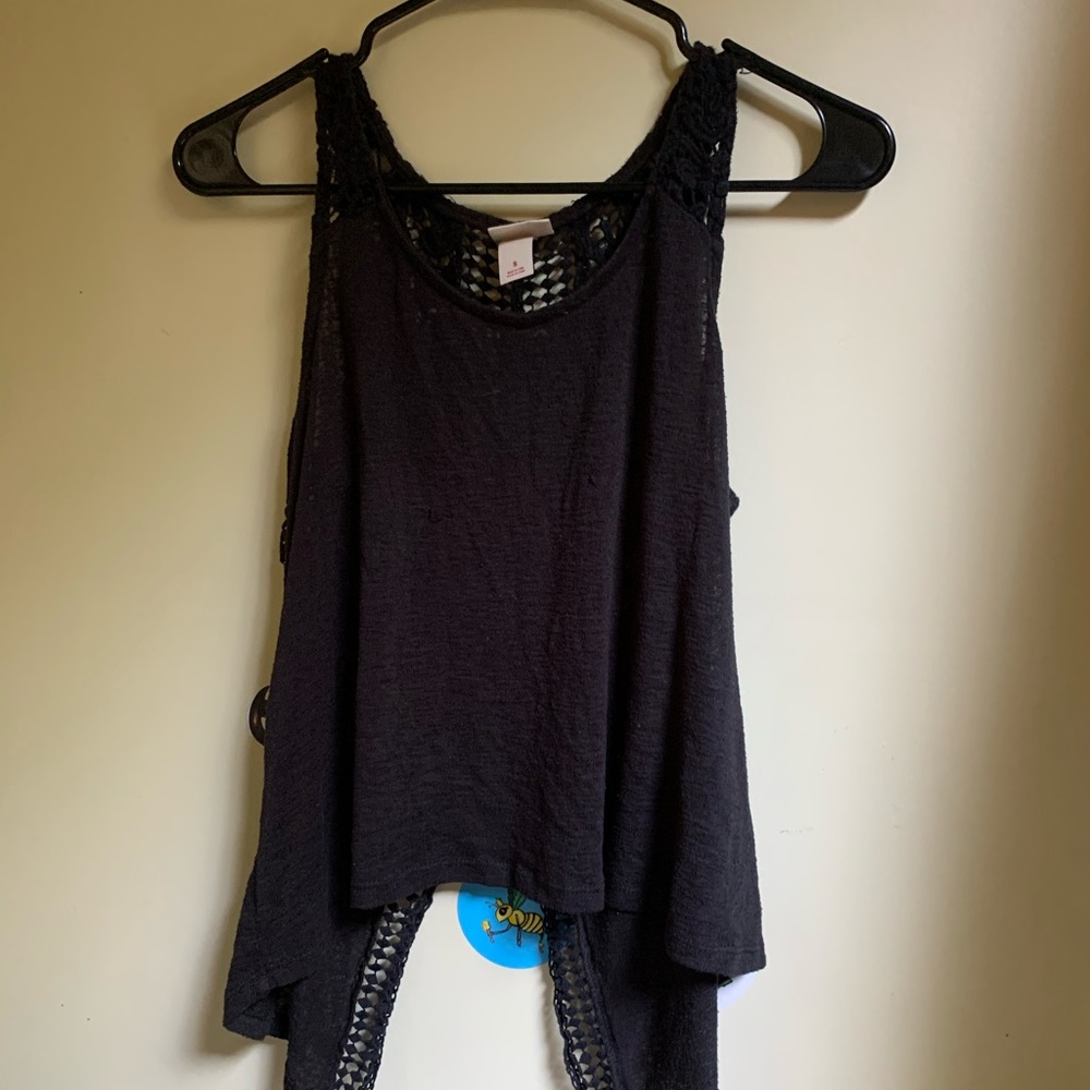 Mossimo tank top with open back